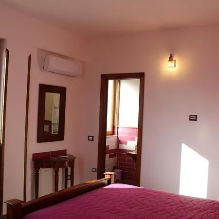 The Chalet, Guest house *
