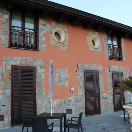 The Chalet, Casa de hóspedes